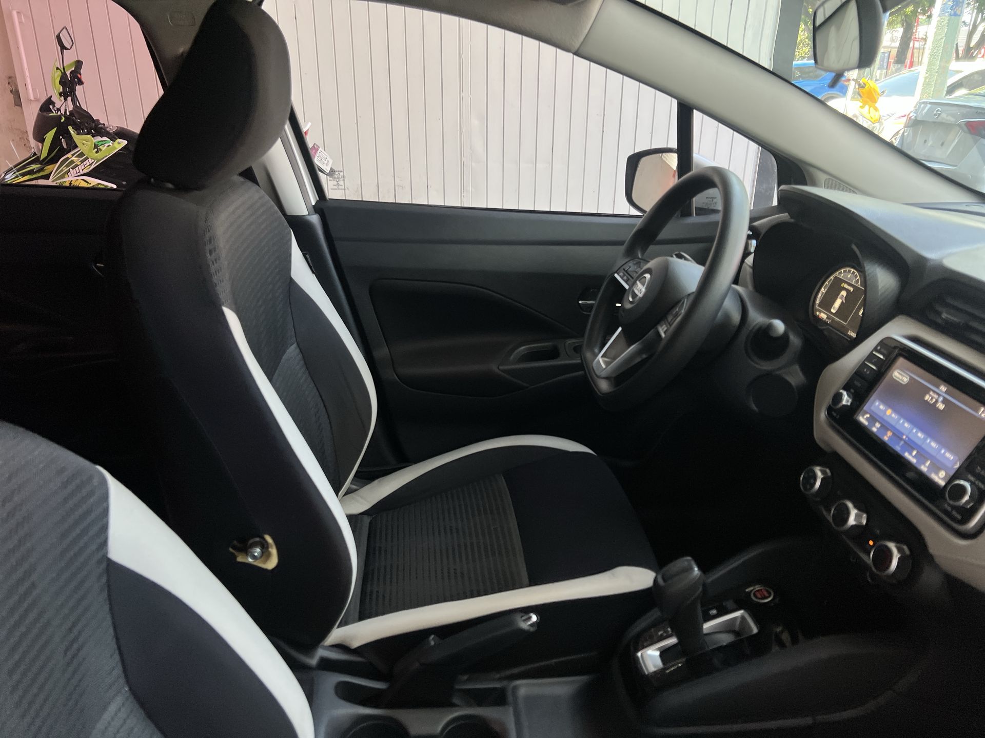 2022 Nissan VERSA ADVANCE CVT 22