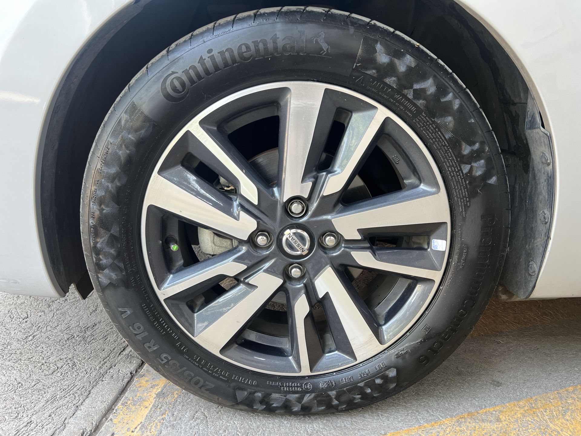 2022 Nissan VERSA ADVANCE CVT 22