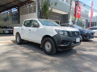 2017 Nissan NP300 DOBLE CABINA S TM AC PAQ. SEG. 6VEL