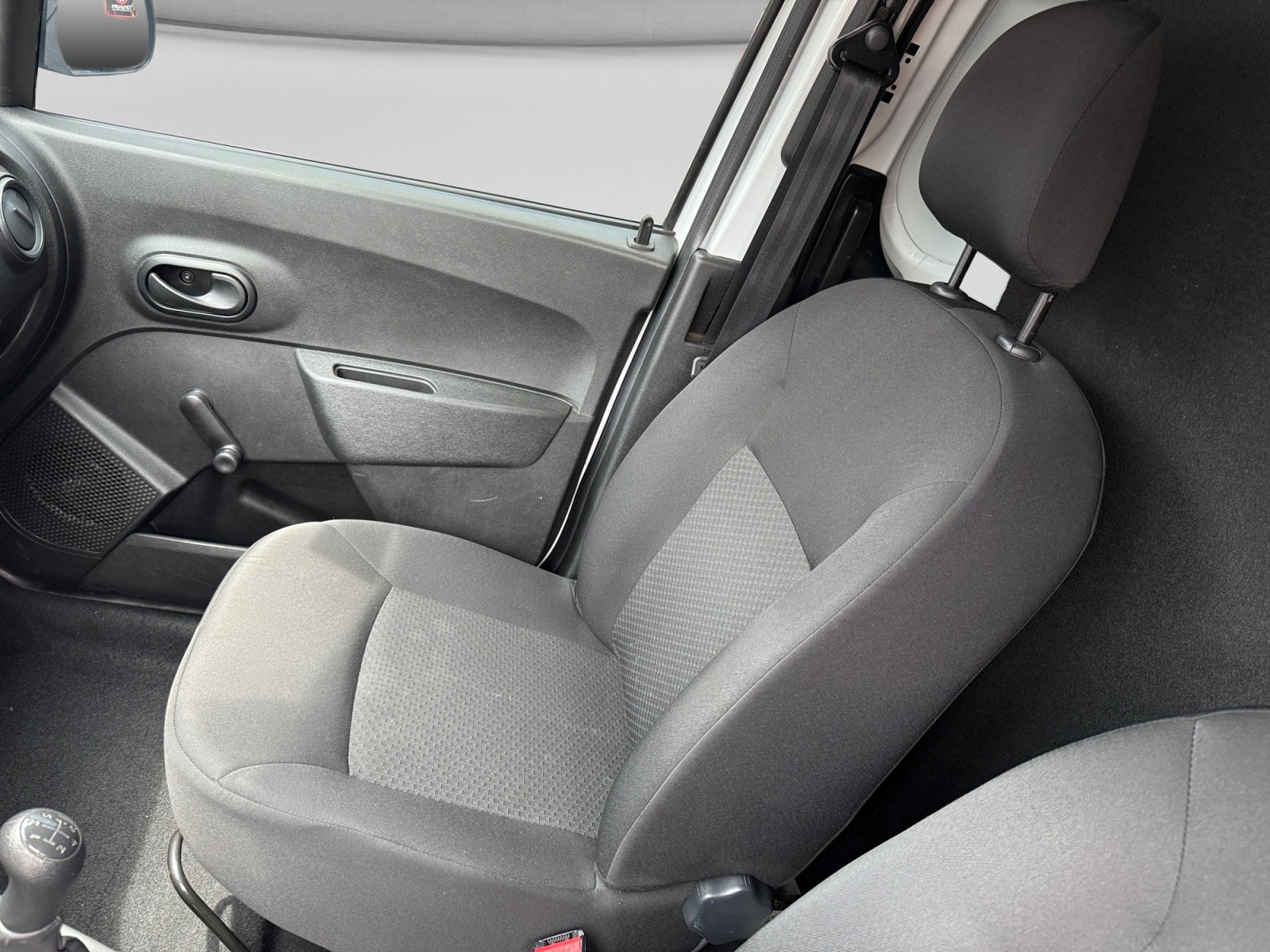 2023 RENAULT KANGOO INTENS