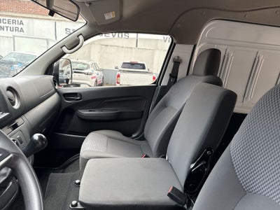 2023 Nissan NV350 URVAN PANEL AMPLIA AA 23