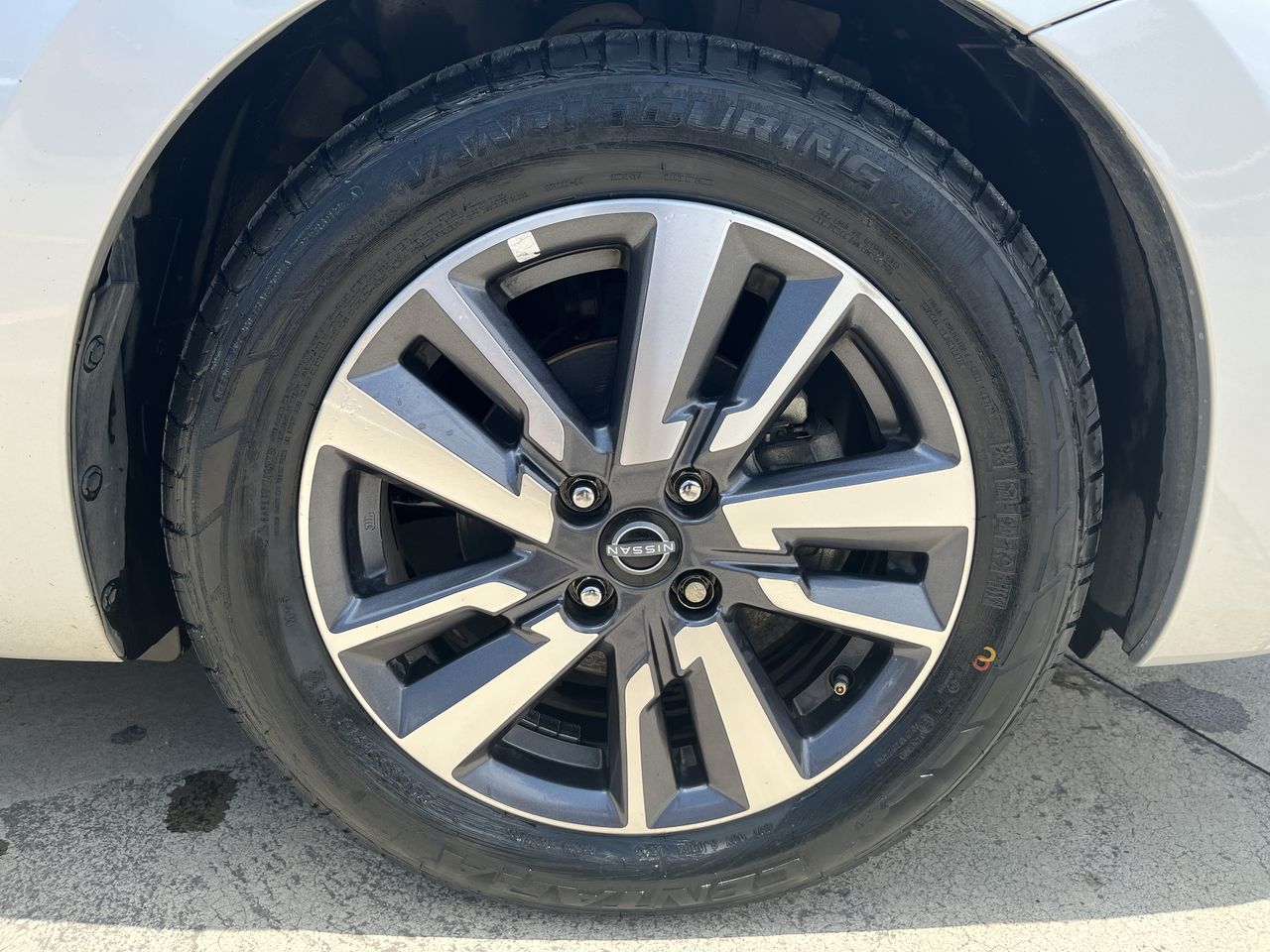 2023 Nissan VERSA ADVANCE MT 23