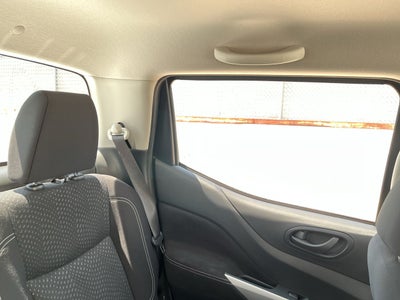 2020 Nissan FRONTIER DOBLE CABINA SE TM AC PAQ SEG 6VEL