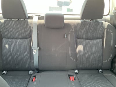 2020 Nissan FRONTIER DOBLE CABINA SE TM AC PAQ SEG 6VEL