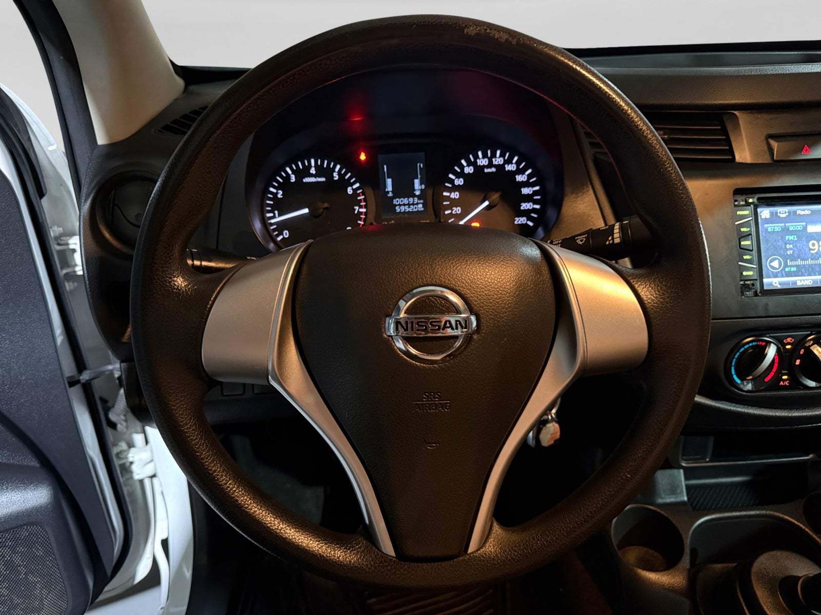2019 Nissan FRONTIER DOBLE CABINA SE TM AC PAQ SEG 6VEL