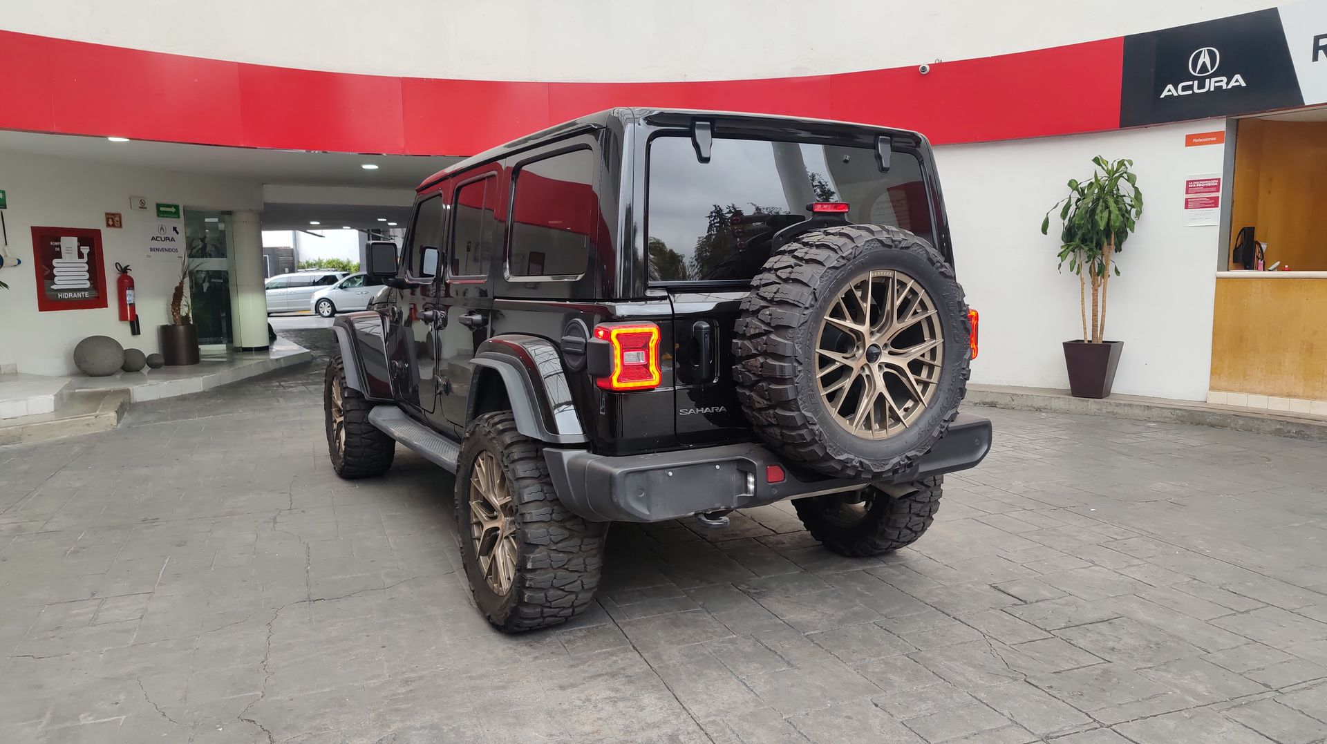 2025 Jeep WRANGLER UNLIMITED SAHARA PHEV TURBO 4XE
