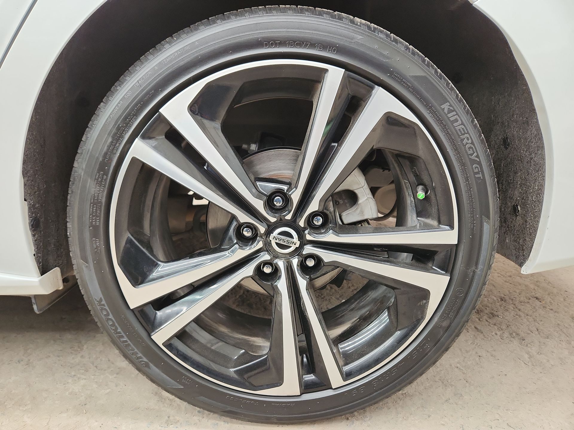 2022 Nissan SENTRA SR CVT