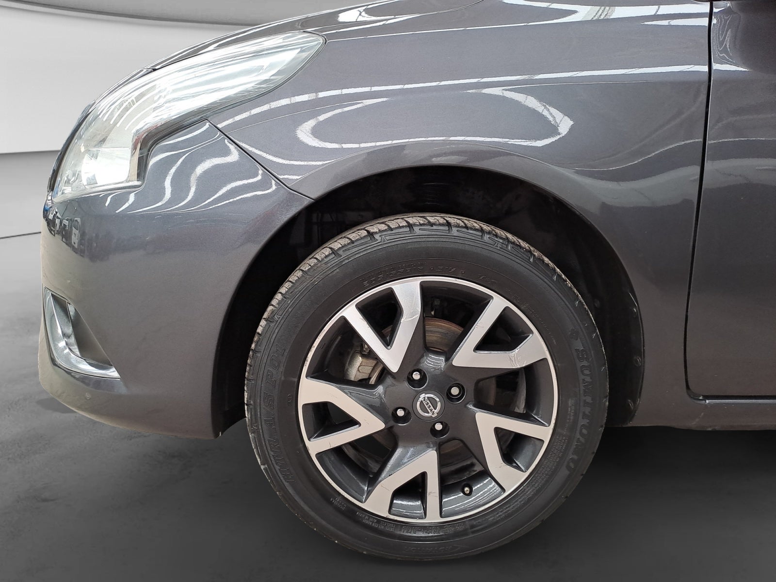 2019 Nissan VERSA ADVANCE MT AC