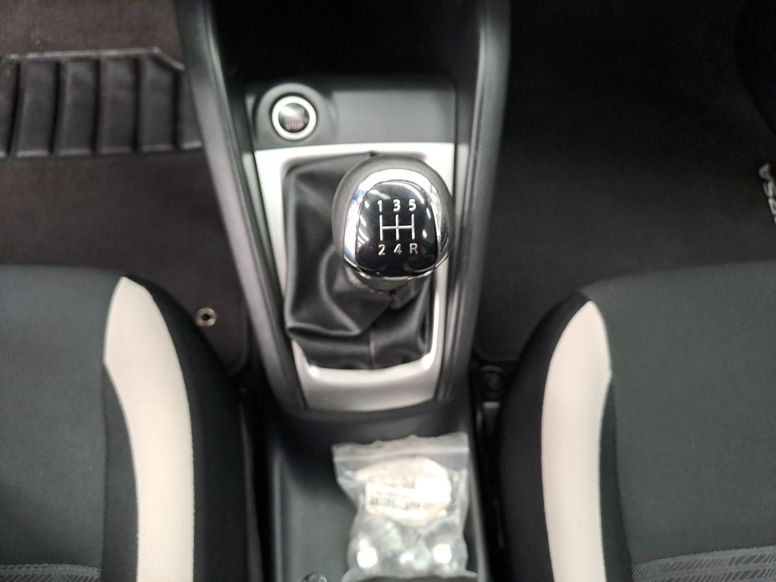 2022 Nissan VERSA VERSA ADVANCE MT