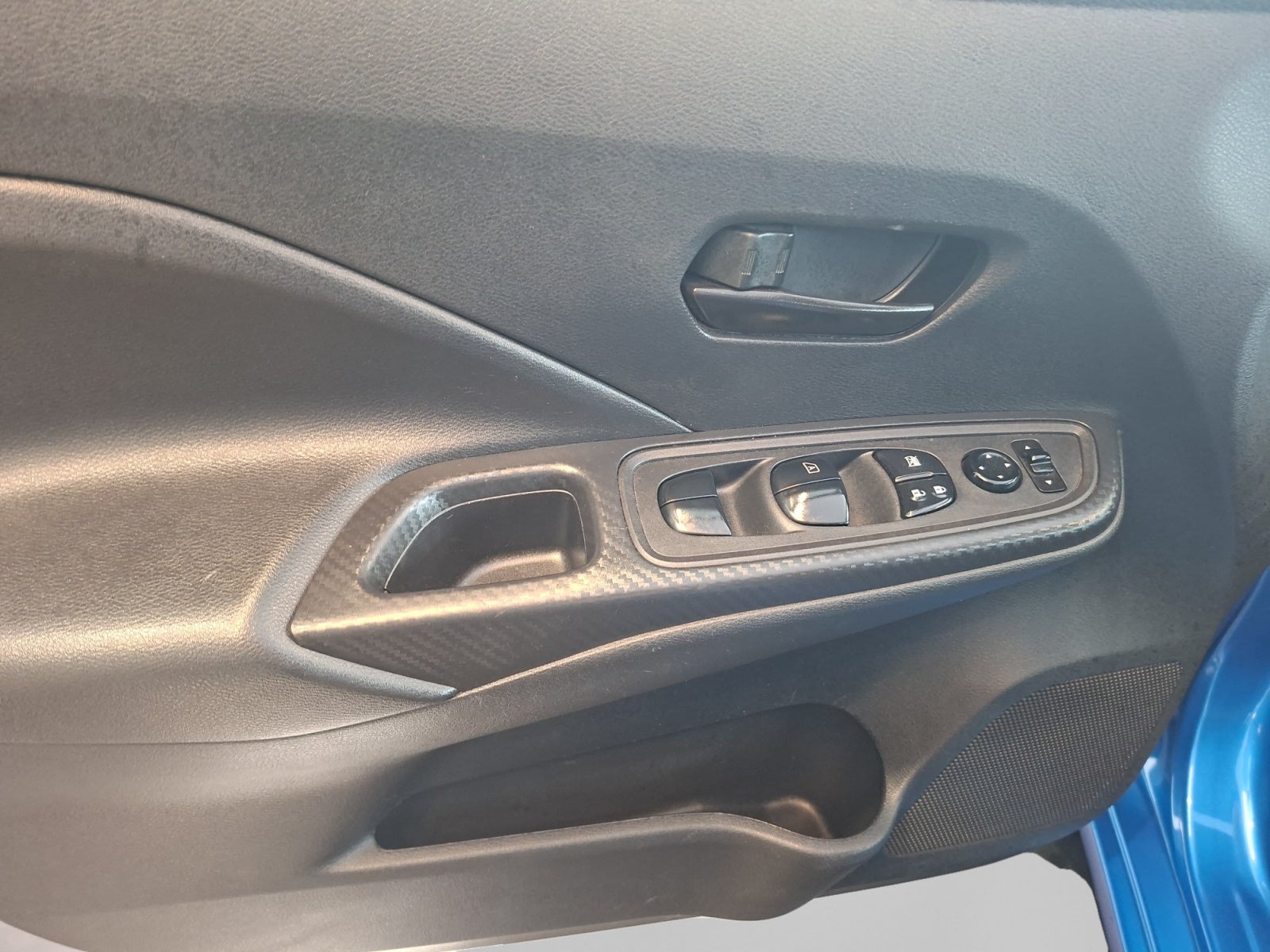 2023 Nissan VERSA SENSE MT 23