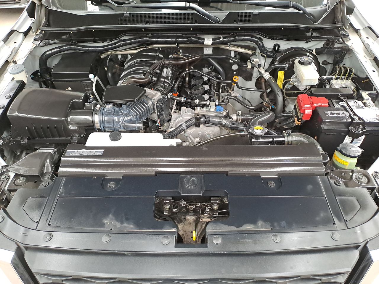 2022 Nissan FRONTIER LE TA 22