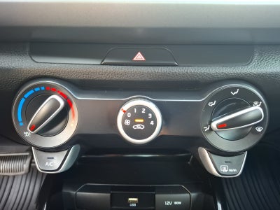 2023 Kia RIO LX TA