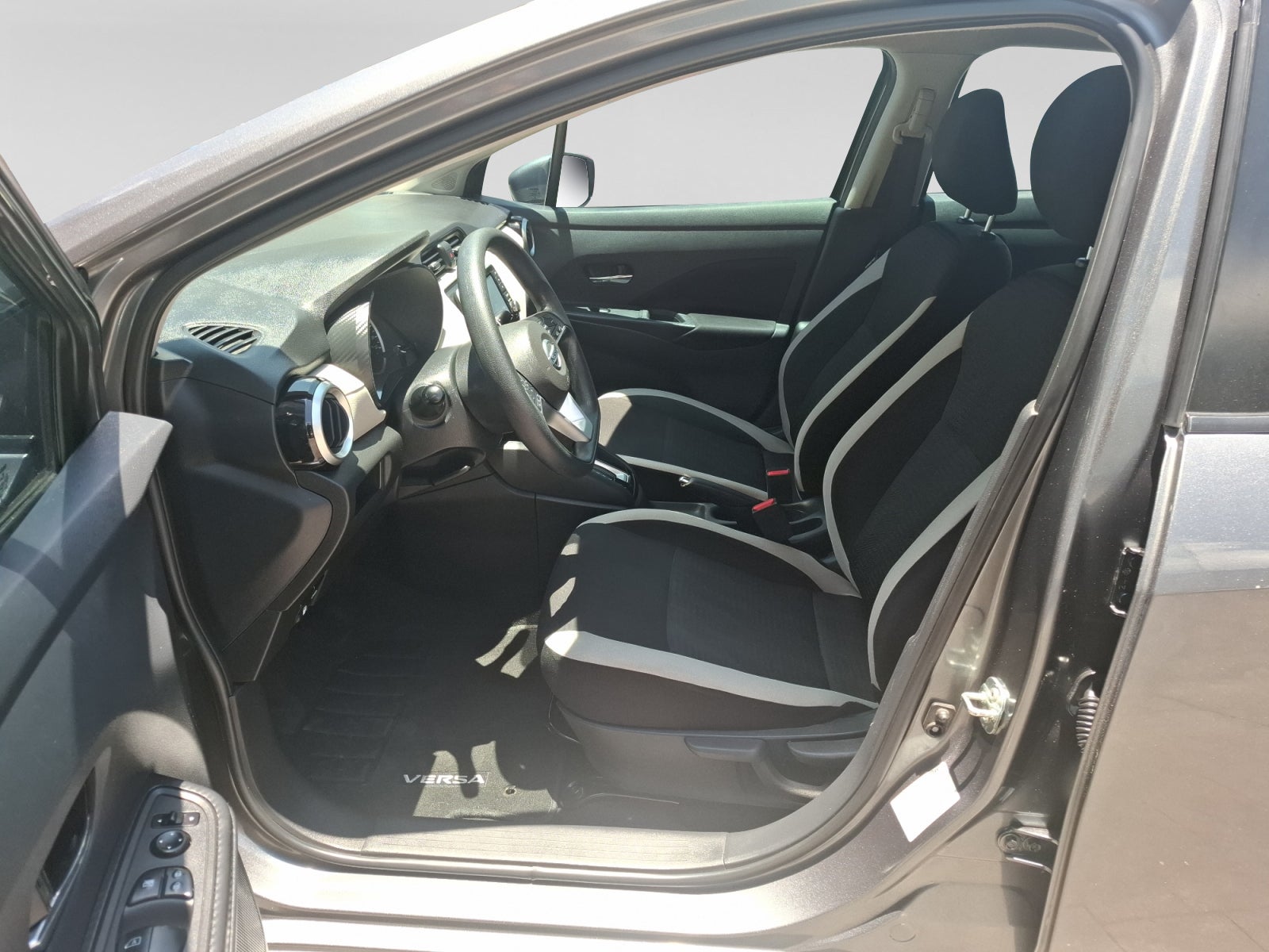 2022 Nissan VERSA ADVANCE CVT 22