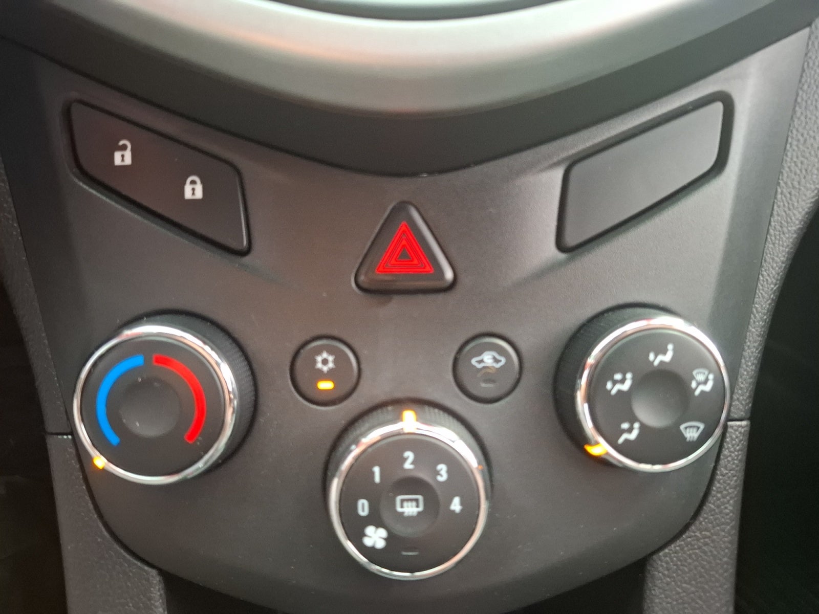 2017 Chevrolet SONIC LS A TM