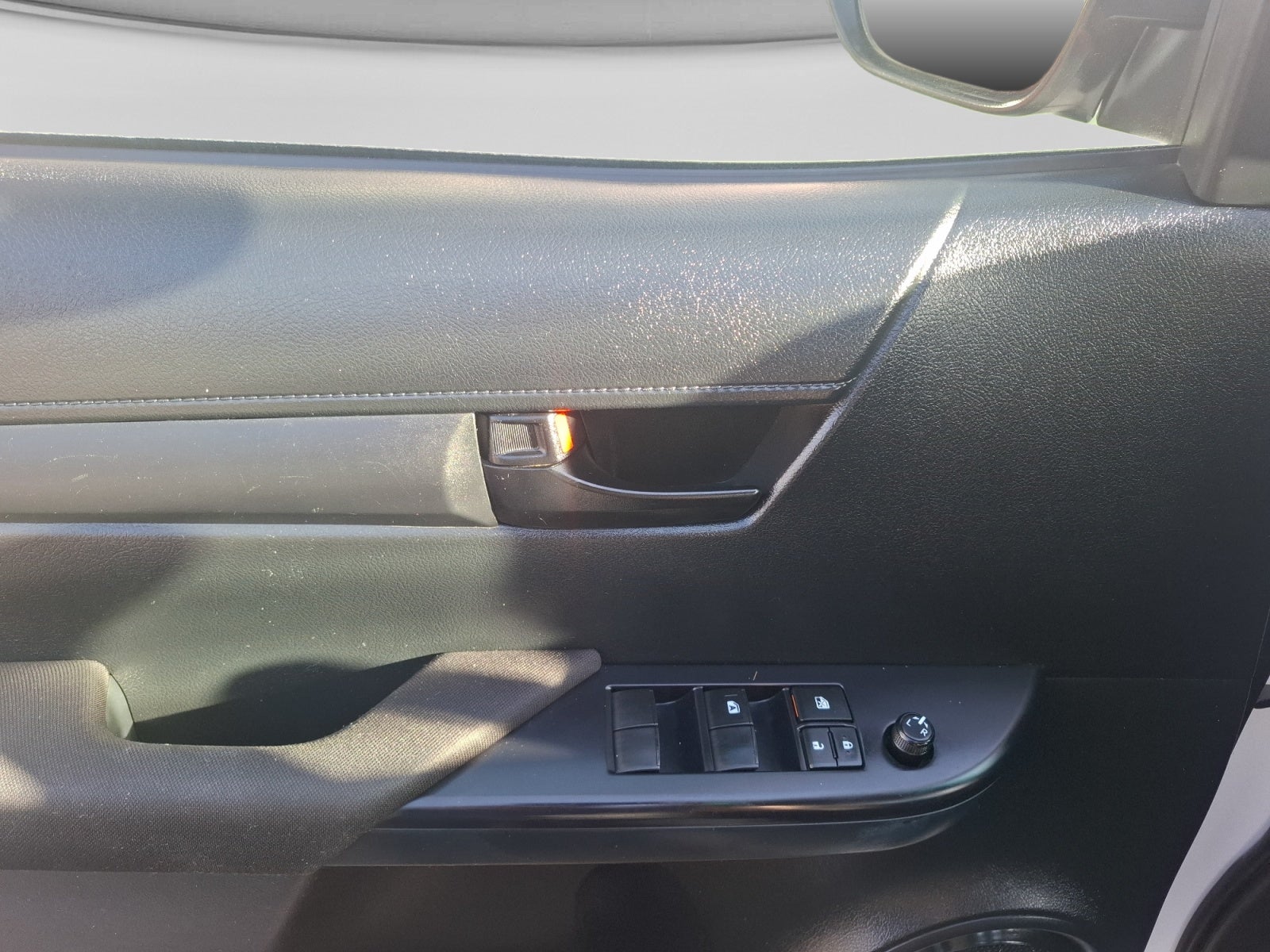 2023 Toyota HILUX D-CAB BASE